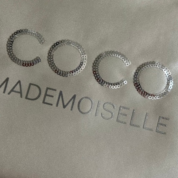 Chanel COCO Mademoiselle Cosmetics Bag - Picture 10 of 11